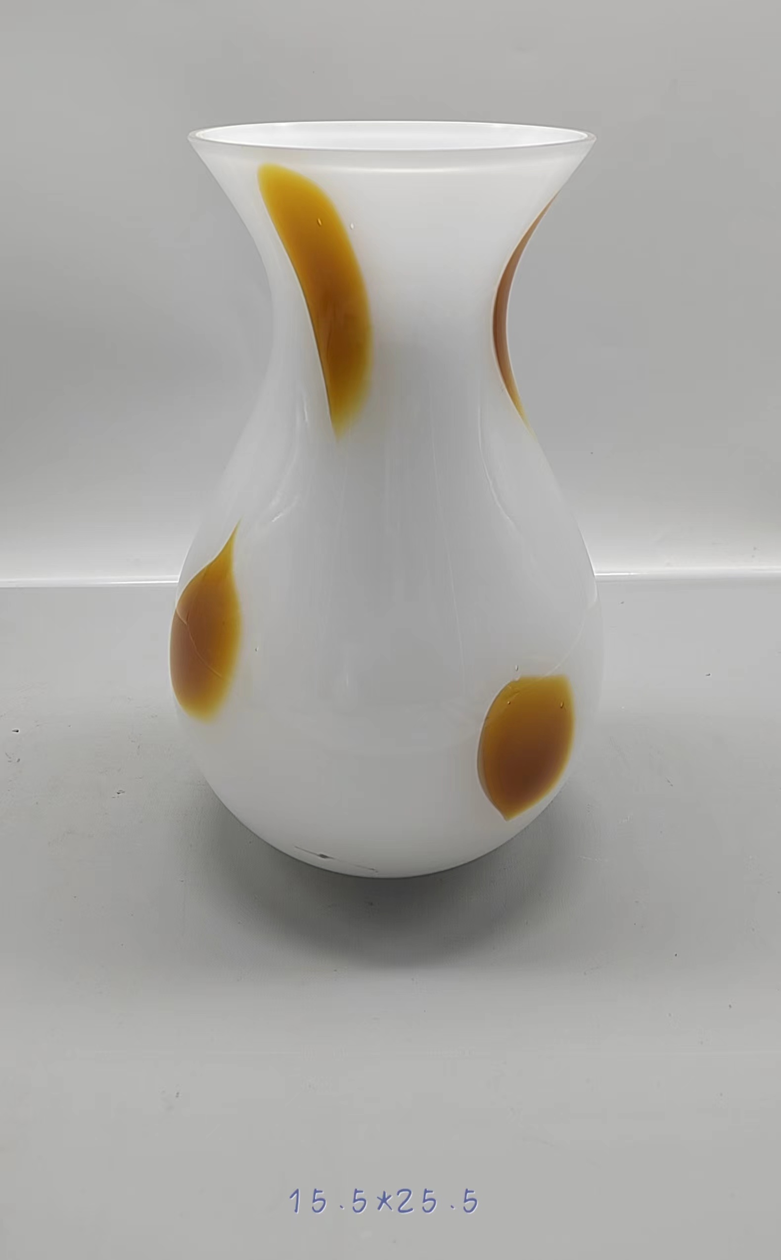 Glass vase in primary color hand-made