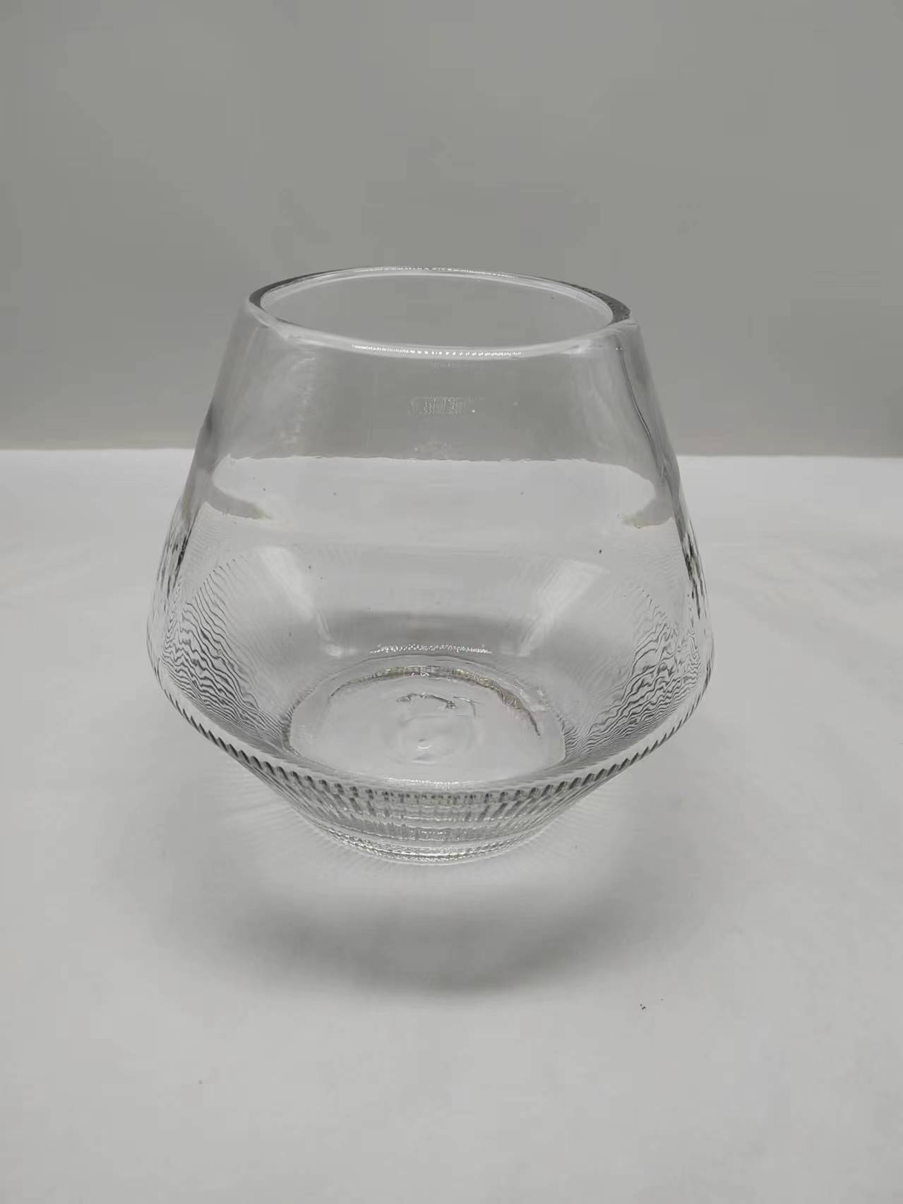 Clear glass vase made by hands/S
