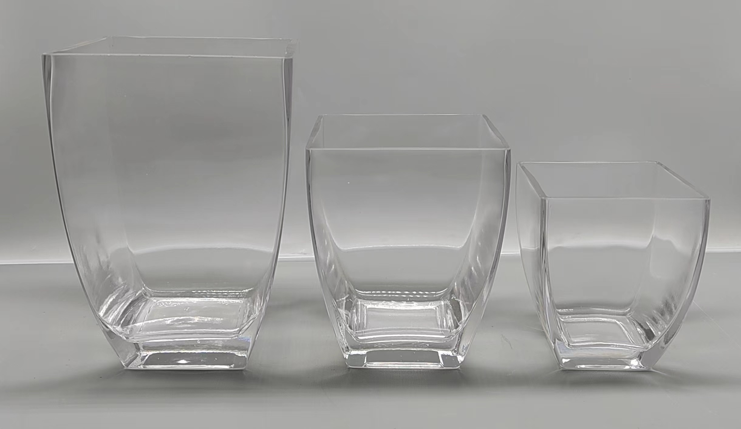 A group of glass square cylinder 