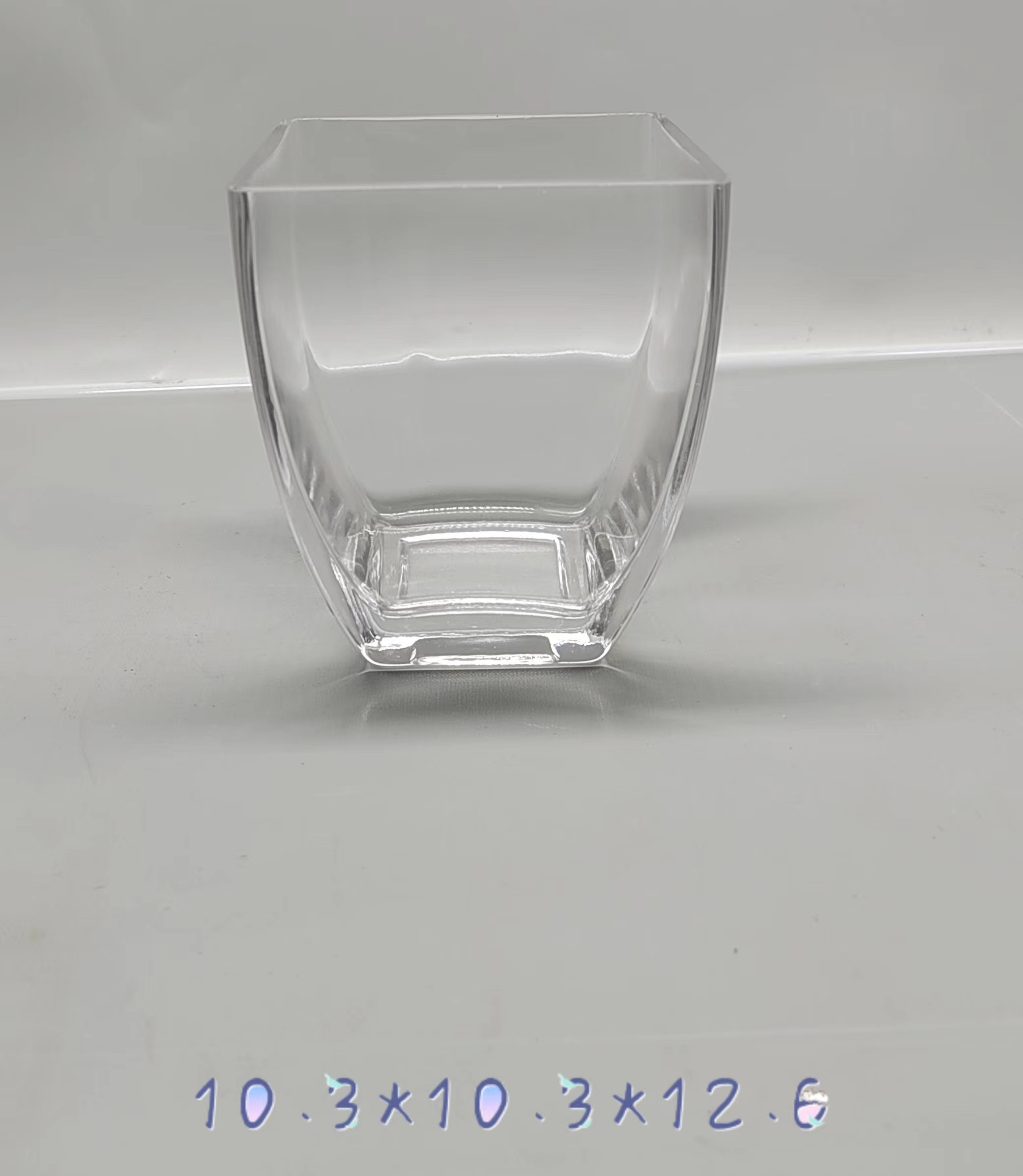 Clear glass square cylinder 
