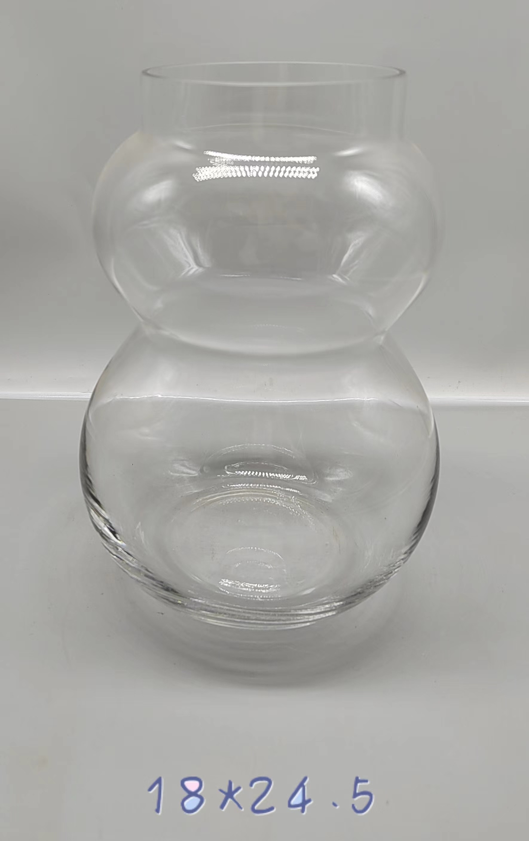 Hand-made Clear glass vase 