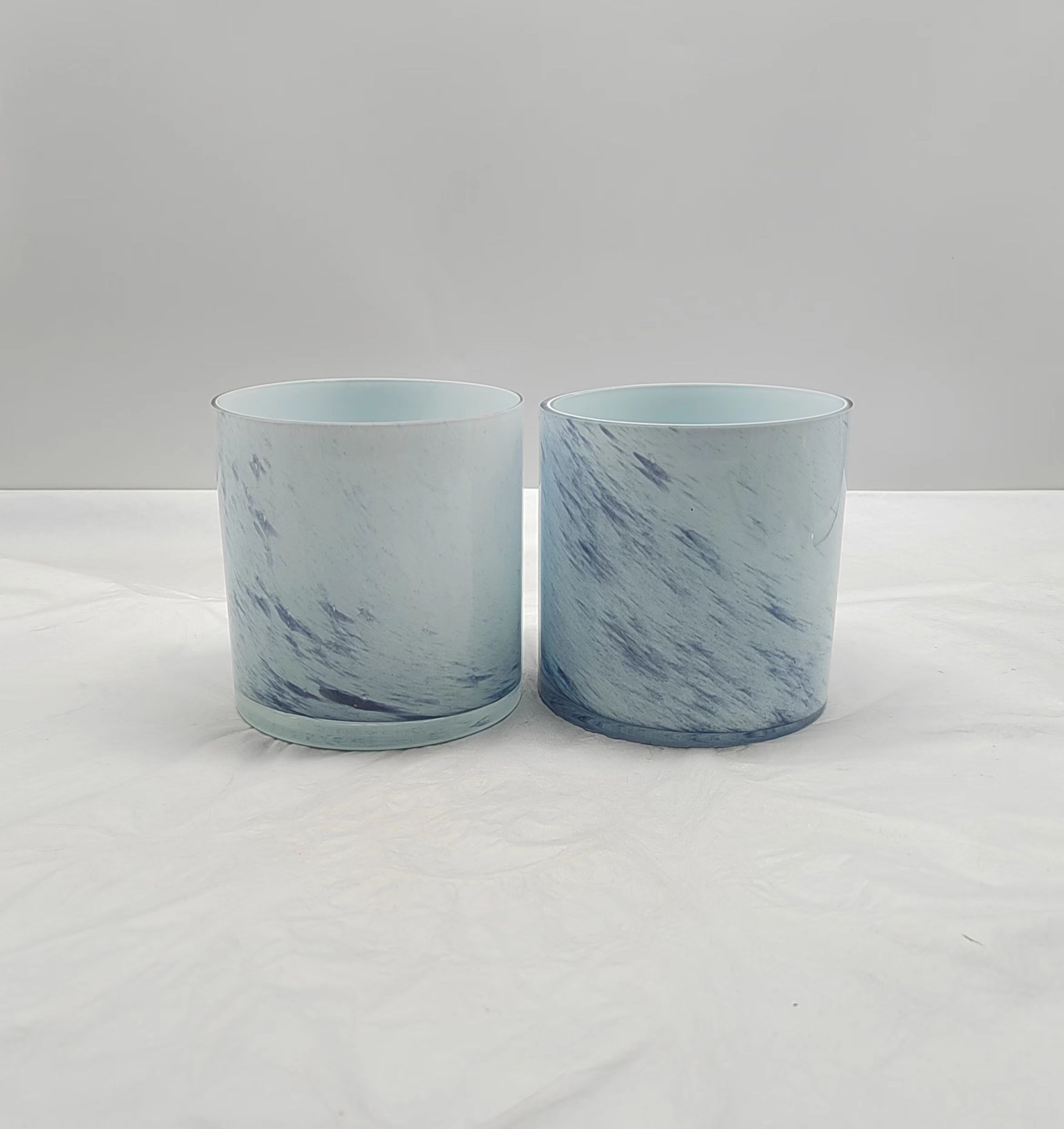 Glass candle holder in primary color