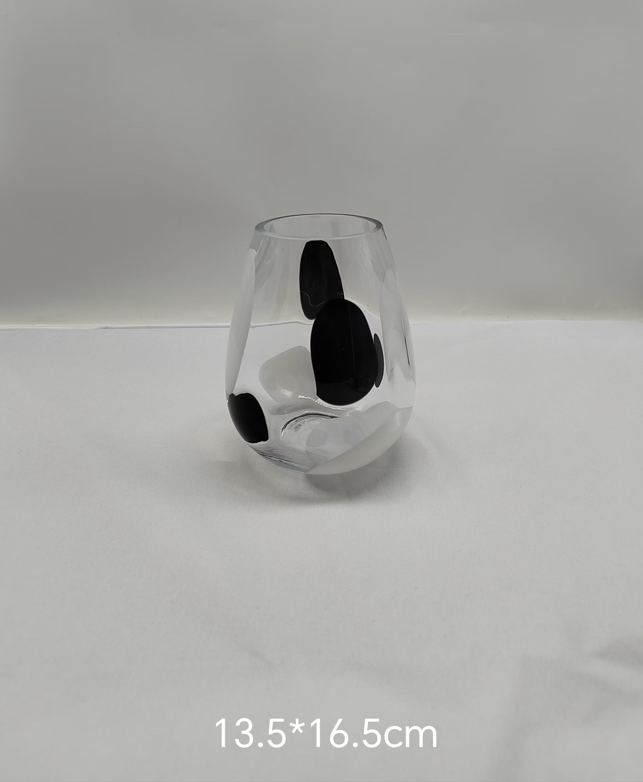 Crystal  glass vase with black and wihite dot  made by hands